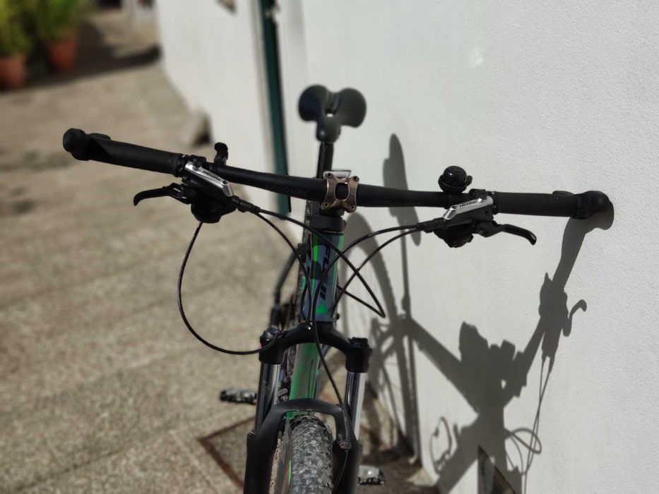 Vende-se Bicicleta Fuji Roda 29 – Equipada para Aventuras!