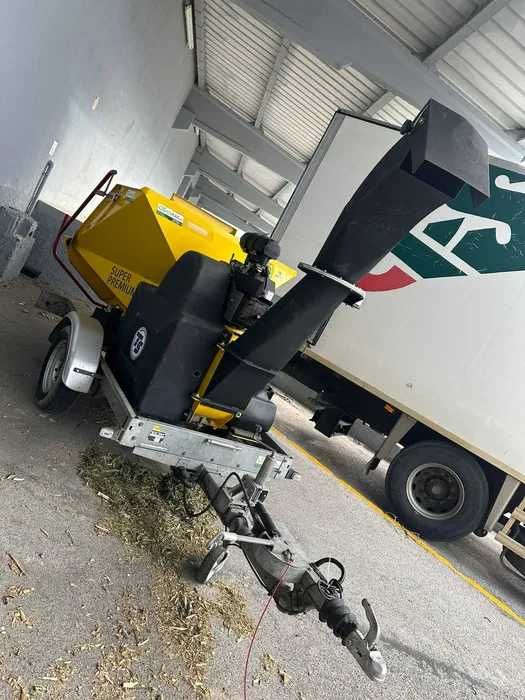 Maquina de Triturar Semi-Nova