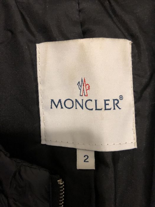 Продам куртку moncler