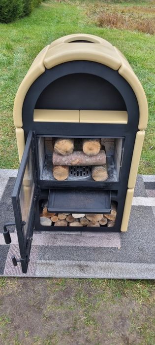 Kominek , Kominek wolnostojacy  bezowym , koza ,piecyk