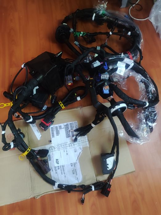 Проводка нова Фіат 500 X - Jeep Renegade  блок релле і запобіжників