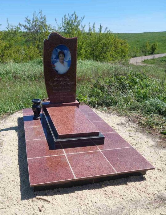 Памятники от 8778 грн. Установка на гранитную плитку. Гарантия 10 лет.
