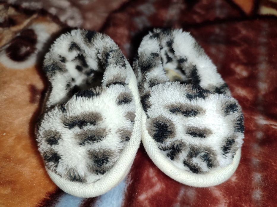 Пінетки дитячі, в'язані ручної роботи