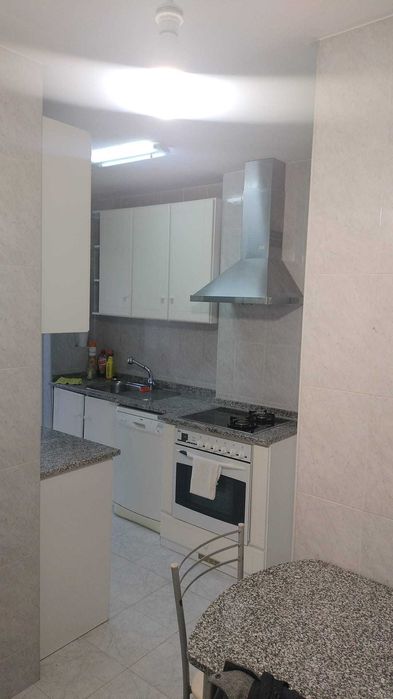 Quarto para casal  – Senhora da Hora (30 m²)