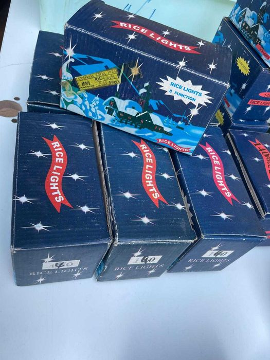 Lote de Luzes de Natal – Novas, 12 Caixas, Total 1.760 Luzes