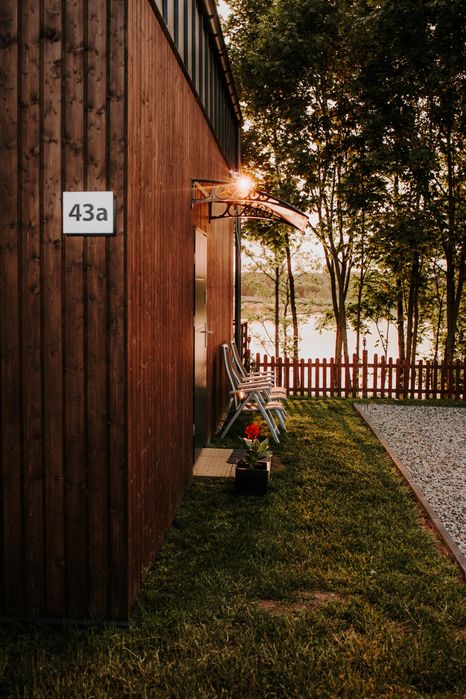 Domek na Mazurach z prywatna linia brzegowa.