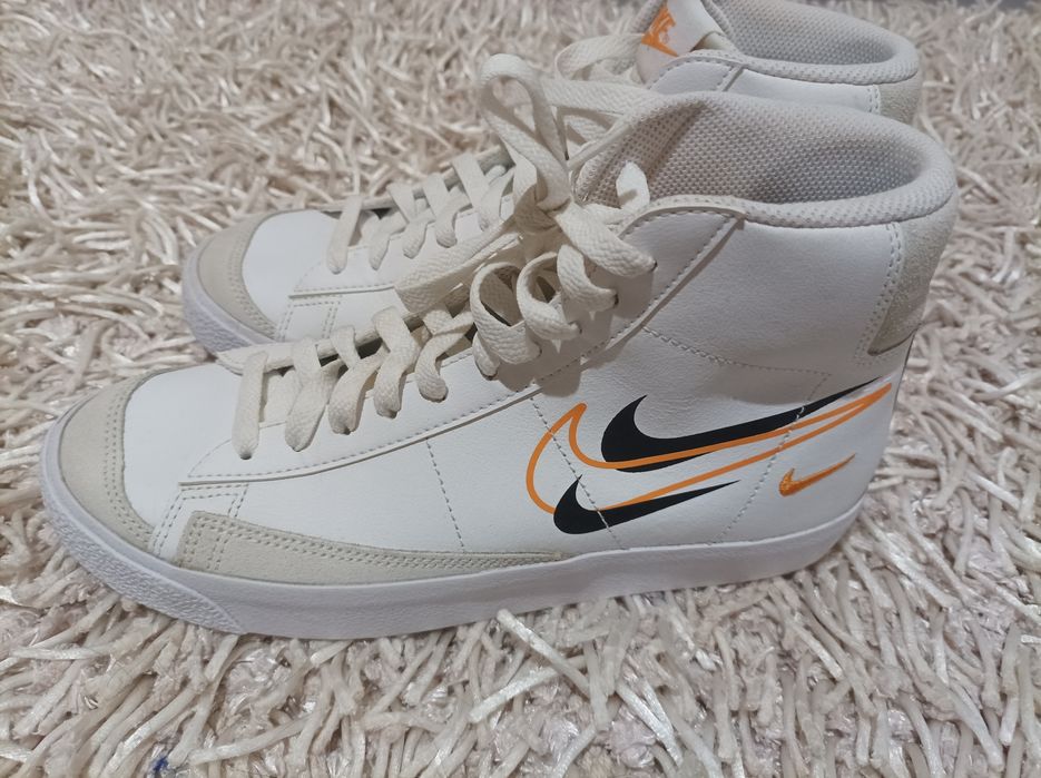 Блайзери фірми Nike.