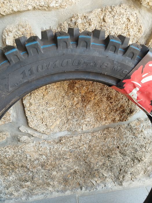 Pneus Razorback Allround novos – 80/100‑21 + 110/100‑18
