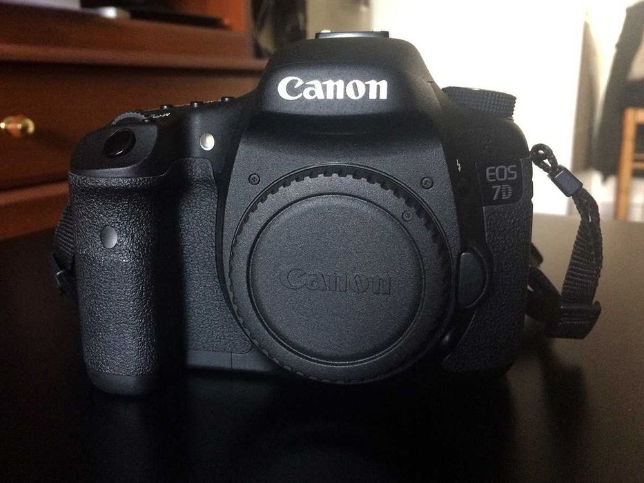 Canon EOS 7D (excelente estado, pouco utilizada)