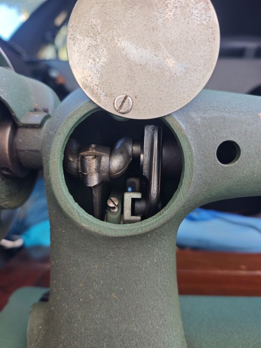 Máquina de Costura Antiga Husqvarna