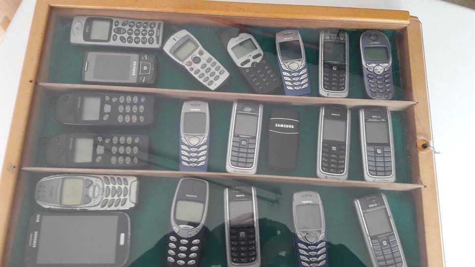 Lot of Mobile Phones (All Functional and in Good Condition)64286445833218120