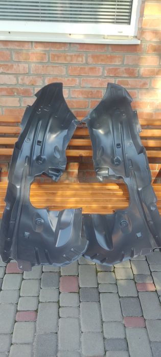 Продам підкрилки Ford tourneo custom