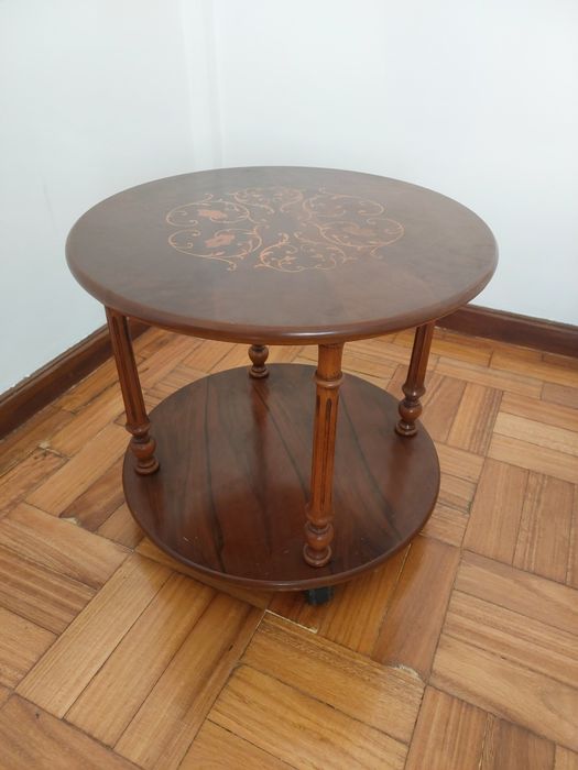 Mesa redonda giratória rodas apoio móvel madeira nobre rosácea