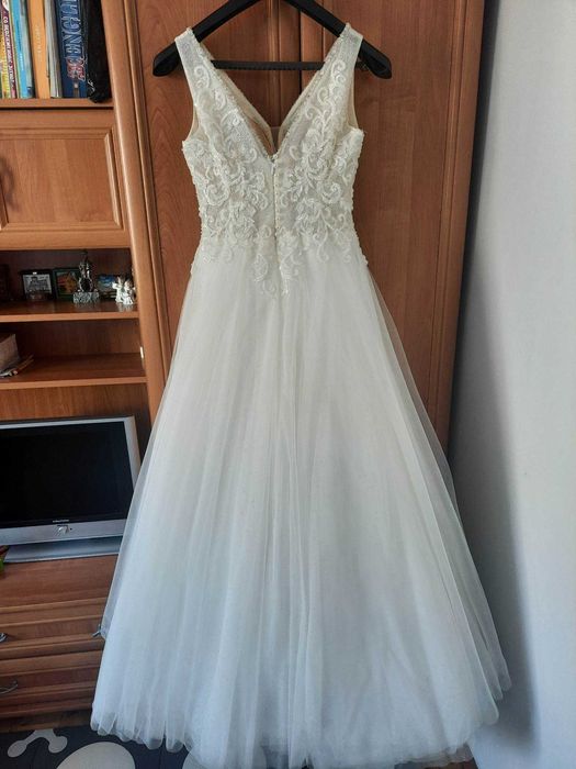 Suknia ślubna r.38