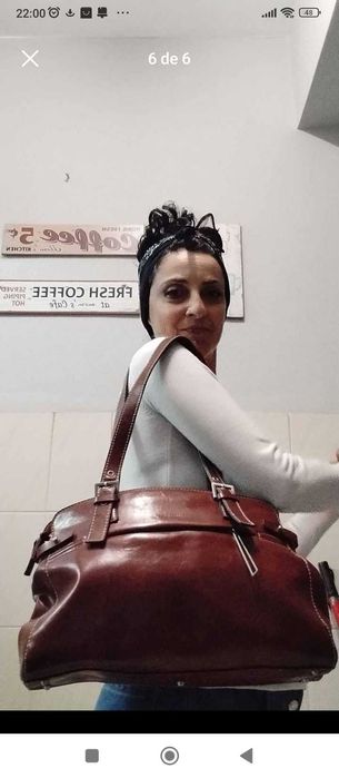 Mala de ombro vintage em cabedal castanho