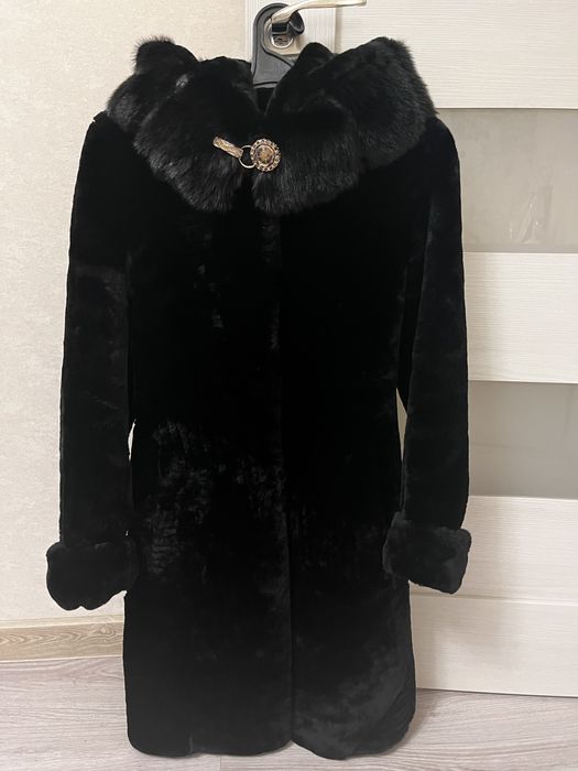 Шуба із мутона натуральна