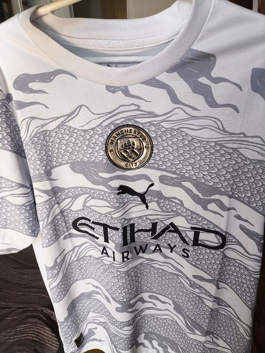 Camisola Man. City 23/24 edição especial ano dragão