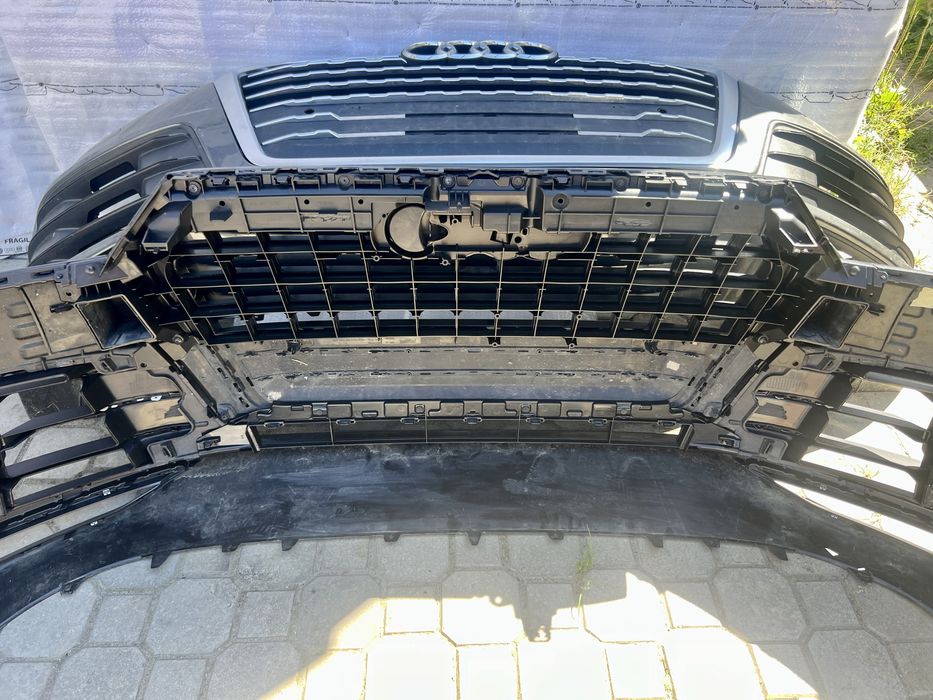 Audi Q7 4M бампер передній