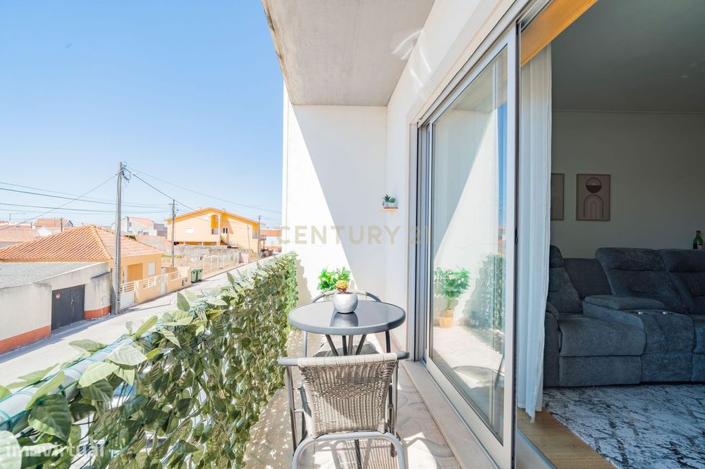 Apartamento T2 com garagem, churrasqueira e espaço exterior | Vieira d