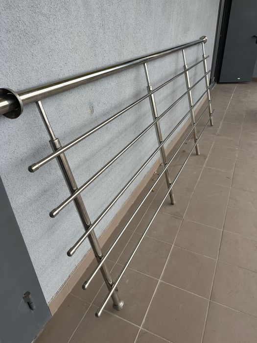 Перила на балкон з нержавійки