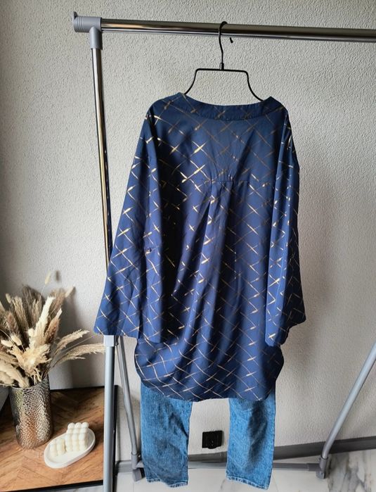 Elegancka tunika 5 xl, z pięknym złotym wzorem, poliester.