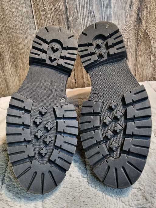 Czarne, skórzane sztyblety Zign, 40