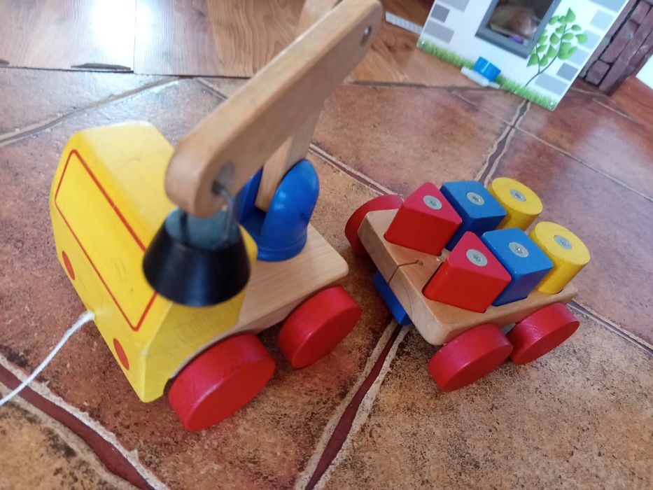 Drewniane auto dźwig