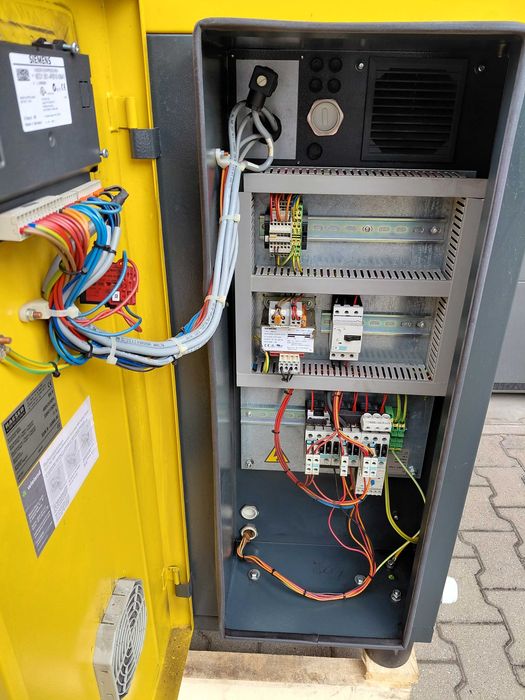 SPRĘŻARKA Śrubowa Kompresor ŚRUBOWY KAESER 5,5 kw Gwarancja