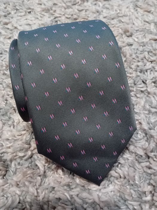 Śliczny krawat męski