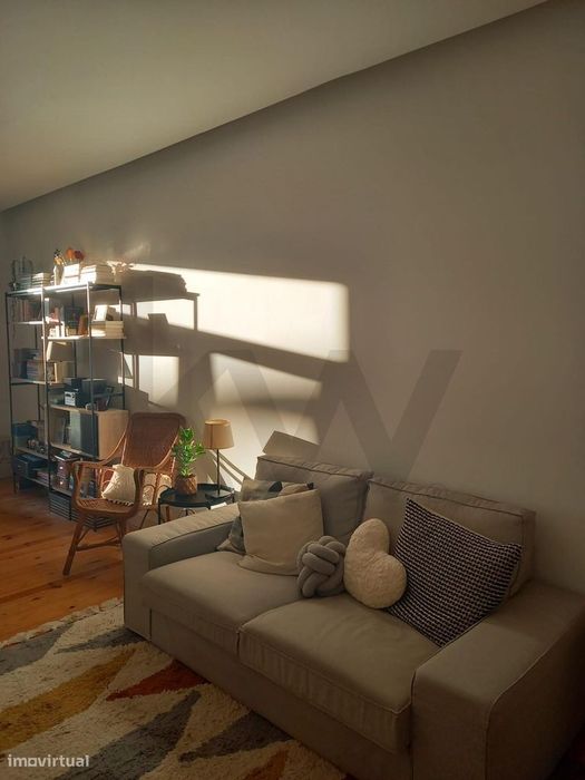 ​​​​​​​T2 renovado com varanda e vista sobre Lisboa – Monte Agudo