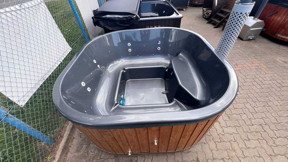 BALIA Kwadratowa Od Ręki LOFT 220cm x 220cm Jacuzzi Piec Zintegrowany