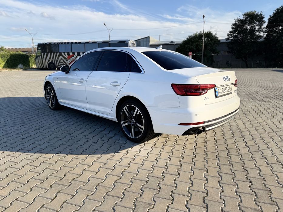 Продам AUDI A4 B9 2016 року S-LINE