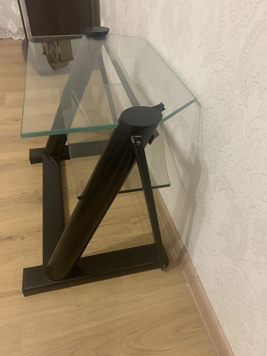 Тумба під телевізор металева