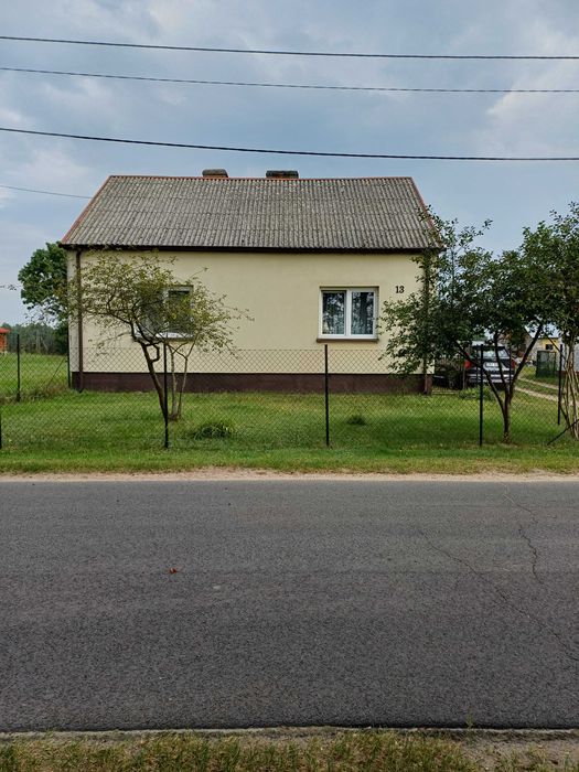 Dom jednorodzinny . Siedlisko .