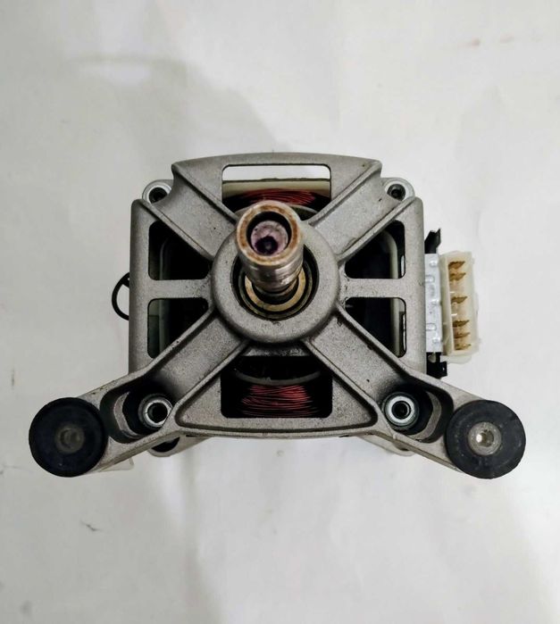 Двигатель для стиральных машин Indesit 30/64-148/AD2