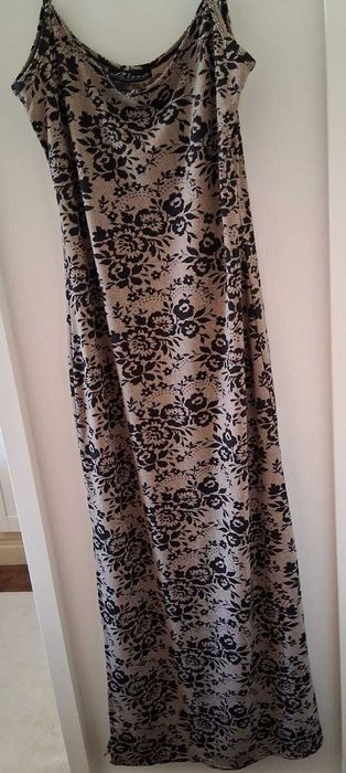 Vestido preto e beje ideal para festas