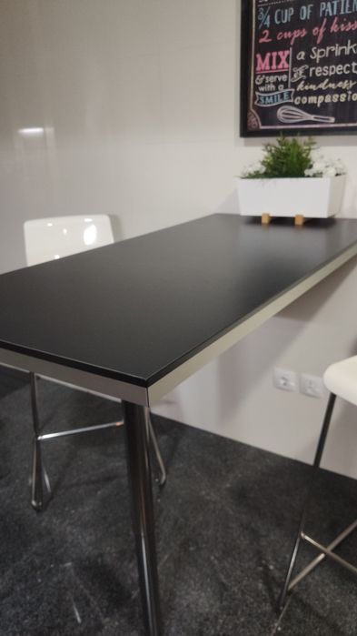 Table and Chairs Set64729617984131124