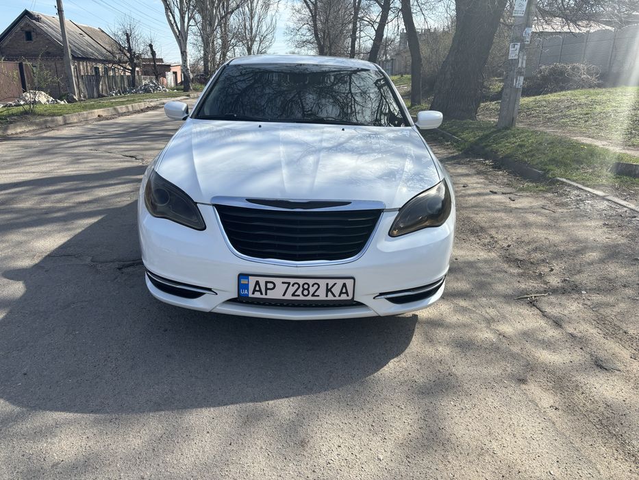 Chrysler 200 2012 год