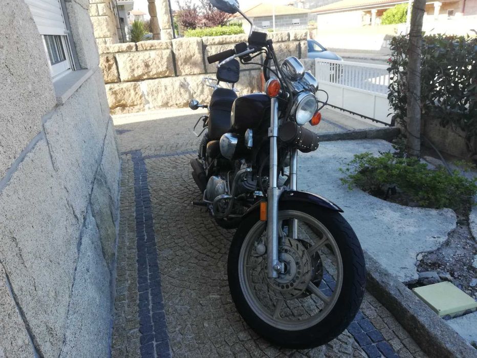 Yamaha XV1100 Virago