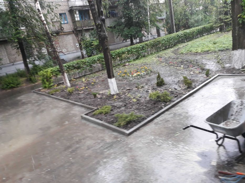 Благоустрій теритрій у Киіві та областях