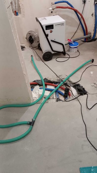 Osuszanie po zalaniu / osuszanie podposadzkowe / wynajem osuszaczy