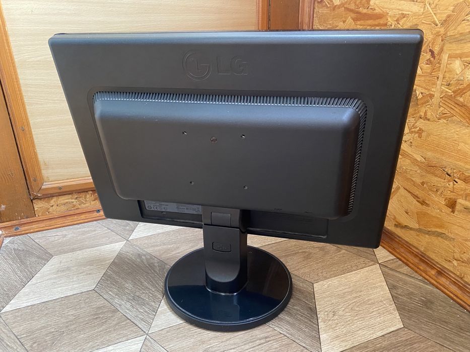 Монитор LG Electronics