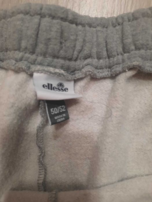 Ellesse- sliczne spodenki dla puszystego 50/52