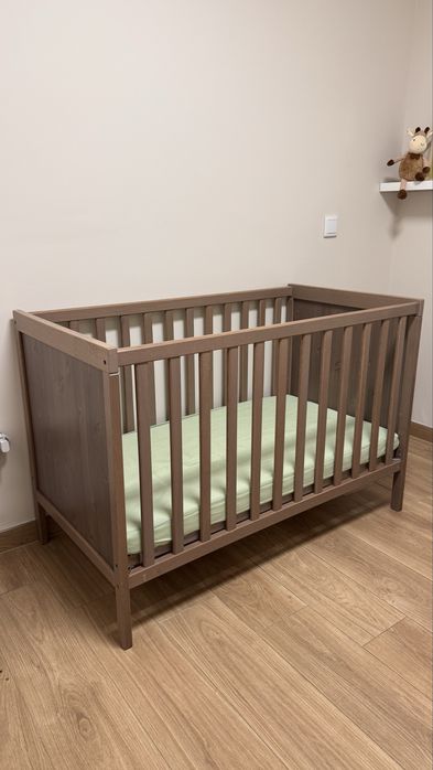 Berço e Colchão Ikea