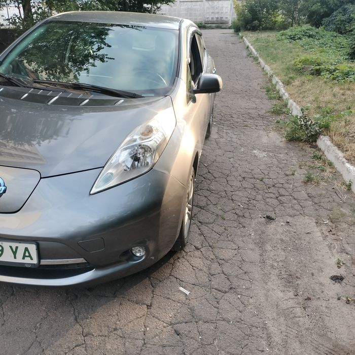 ПродамNisan Leaf