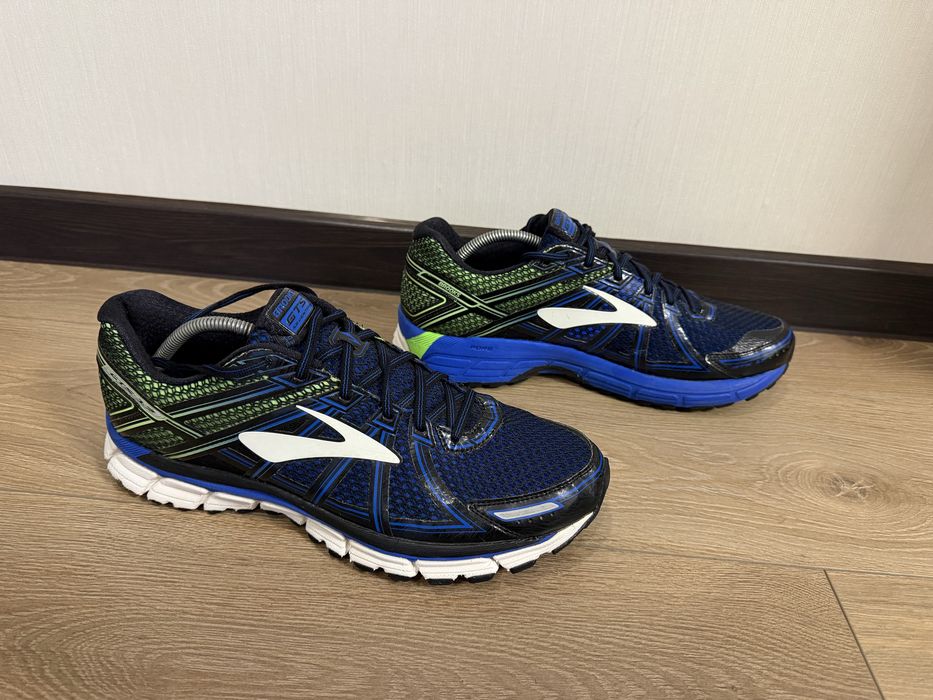 кросівки Brooks 46 розмір