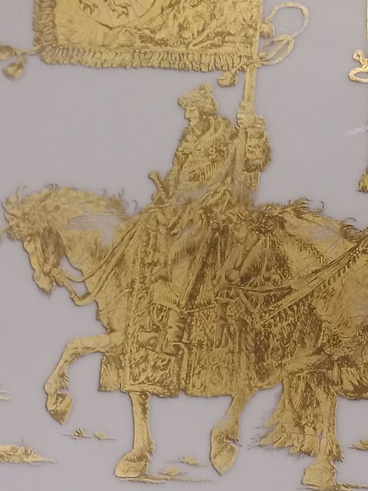 Prato grande e antigo de fabrico Alemão anos 70/80 pintado com ouro