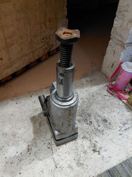 Lewarek podnosnik hydrauliczny