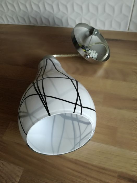 lampa wisząca pojedyńcza bialo/czarny klosz + żarowka led