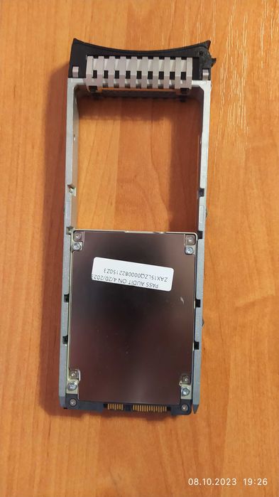 SSD. Haкoпичувaч 2.5" HGST / IBM 1.6 TB SSD 12G SAS MTFDJAL1T6MBS